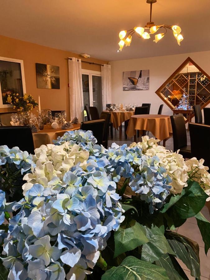 Hotel - Restaurant L'Hortensia Noyalo Экстерьер фото
